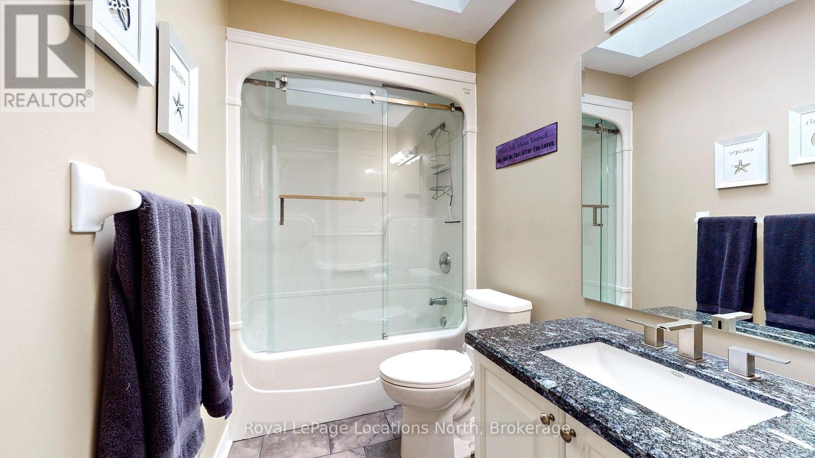 4 HILLIER COURT - 29