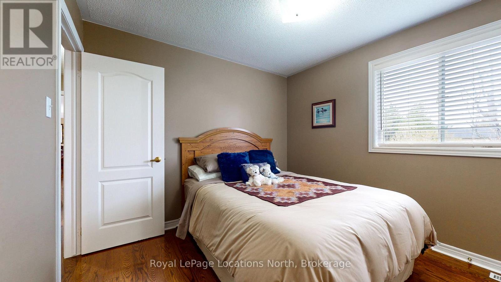 4 HILLIER COURT - 27