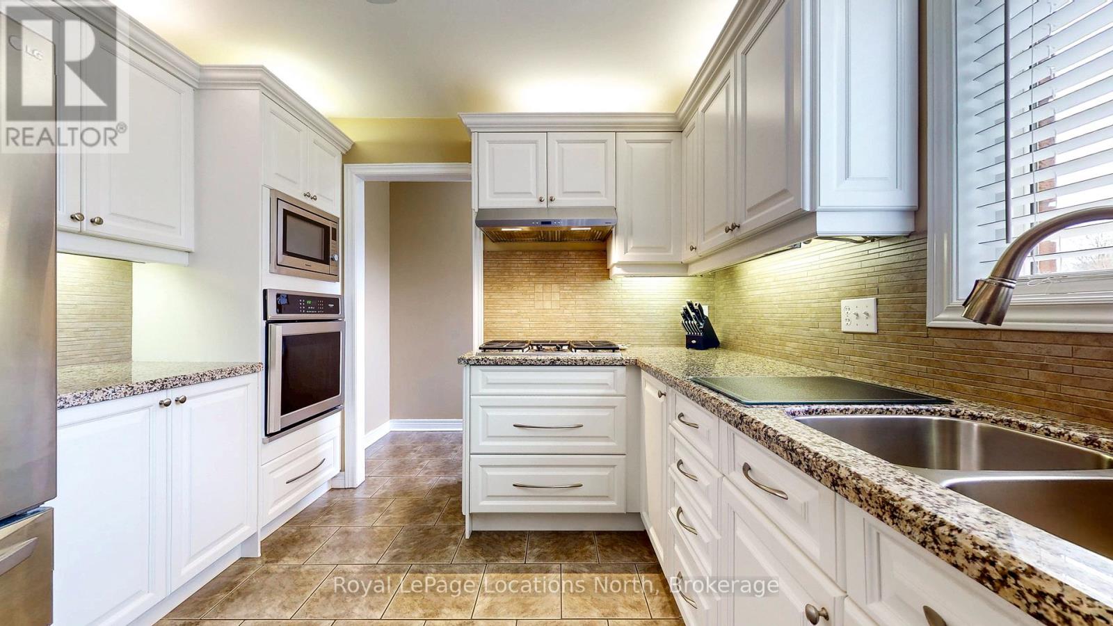 4 HILLIER COURT - 7