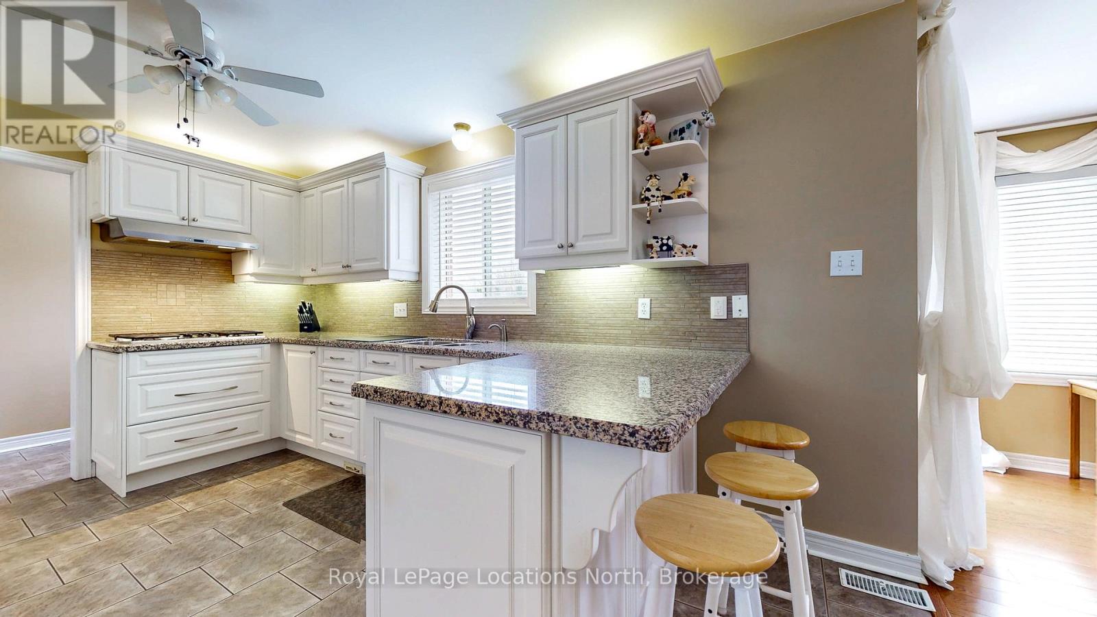 4 HILLIER COURT - 6