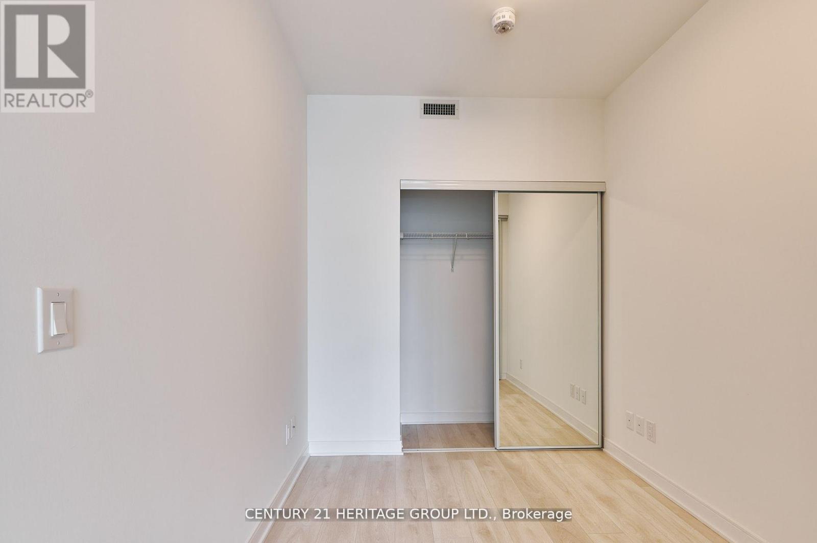 #S560 180 MILL STREET - 18