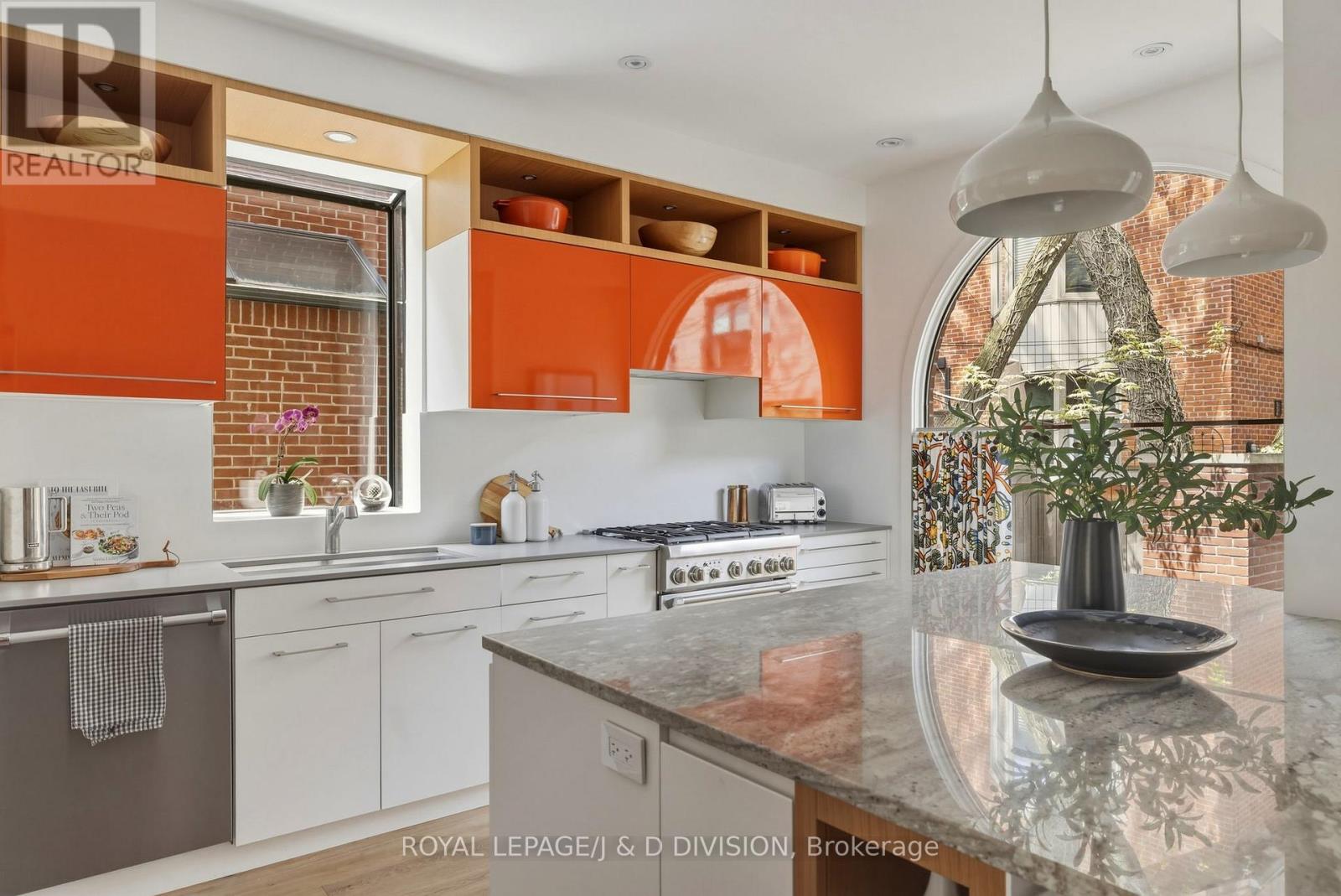 11C TRANBY AVENUE - 10
