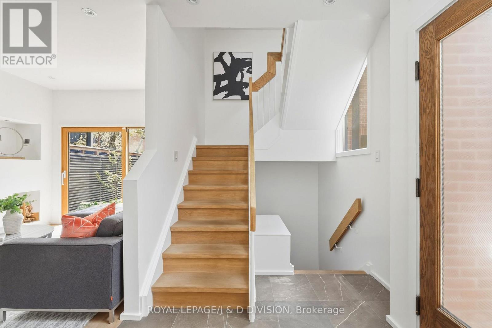 11C TRANBY AVENUE - 14