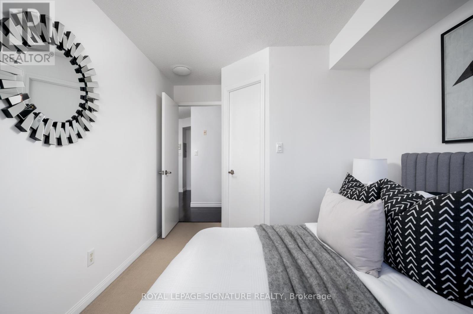 #621 1000 KING STREET W - 27