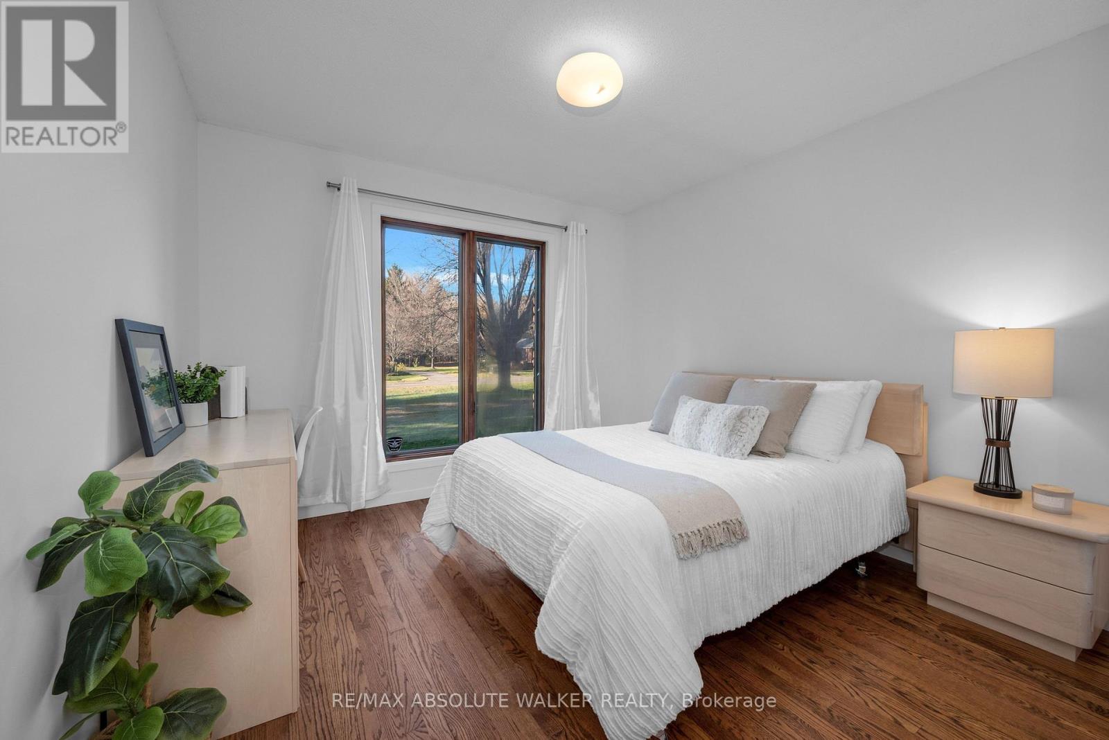 108 MARGARET ANNE DRIVE - 32