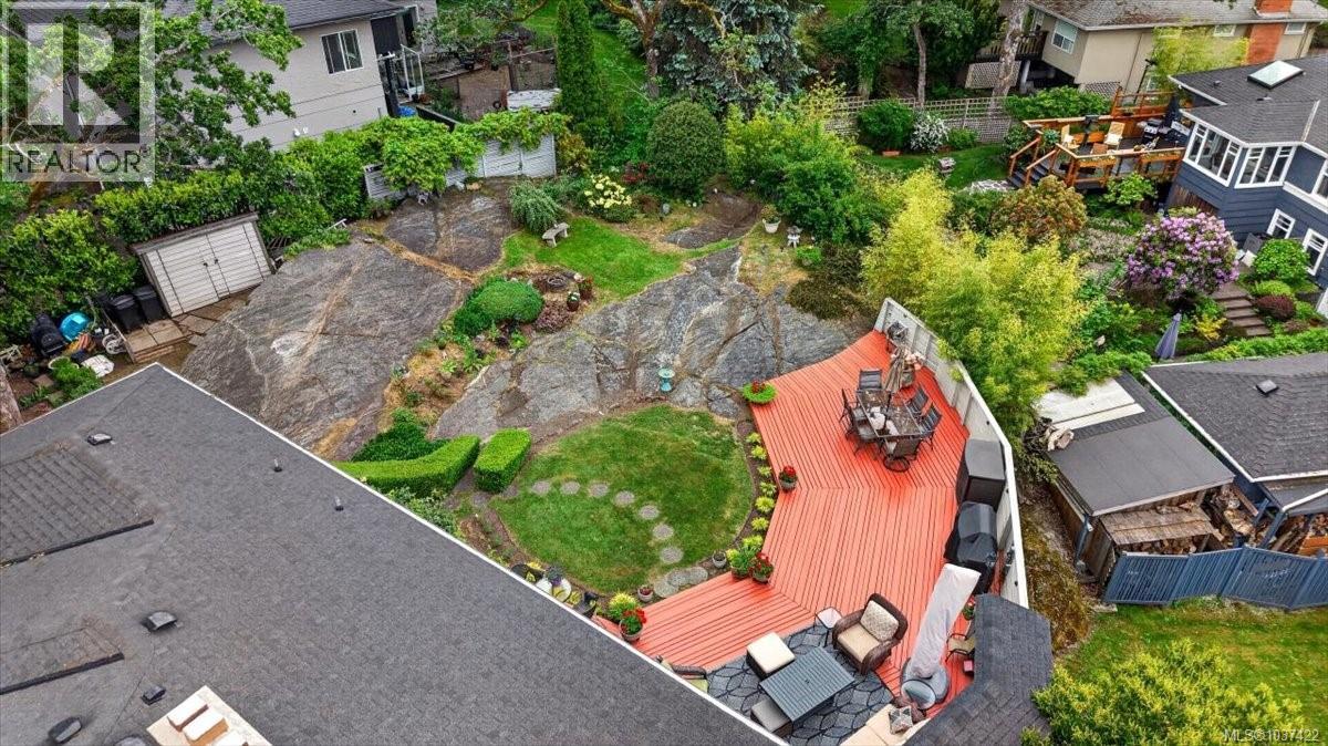 1567 Athlone Dr, Saanich