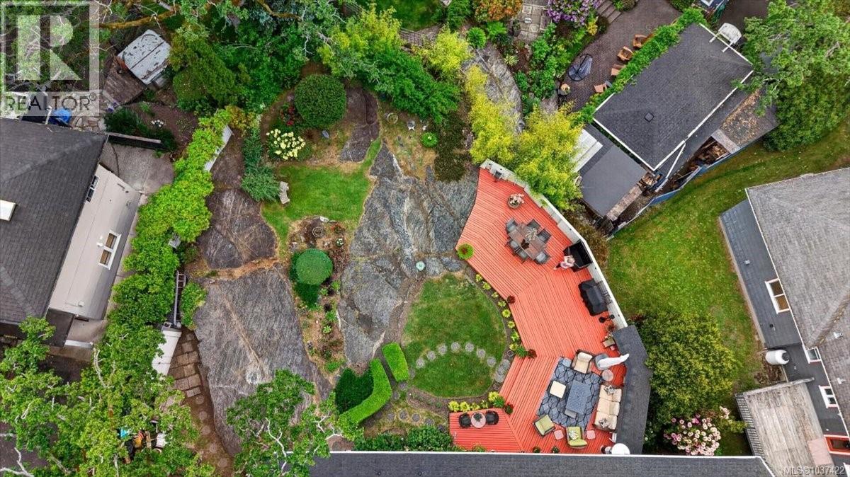 1567 Athlone Dr, Saanich