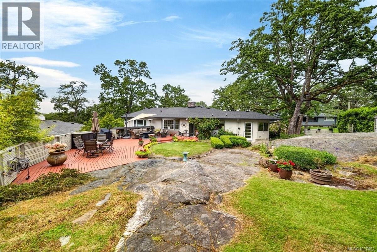 1567 Athlone Dr - 53