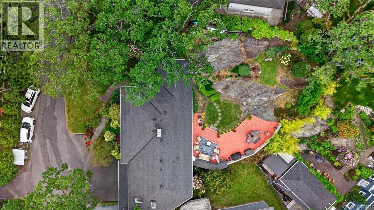 1567 Athlone Dr, Saanich