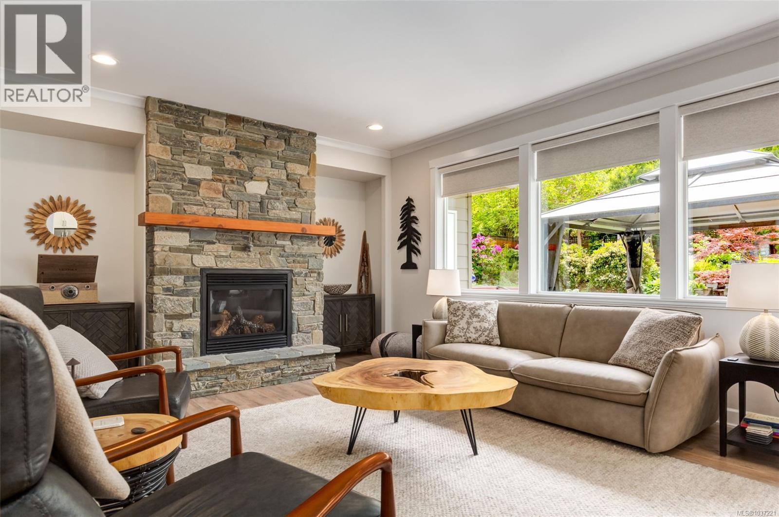 7739 Clark Dr - 9