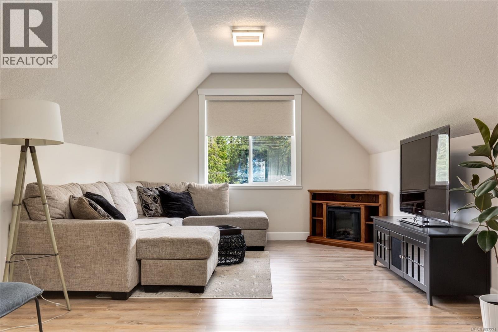 7739 Clark Dr - 48