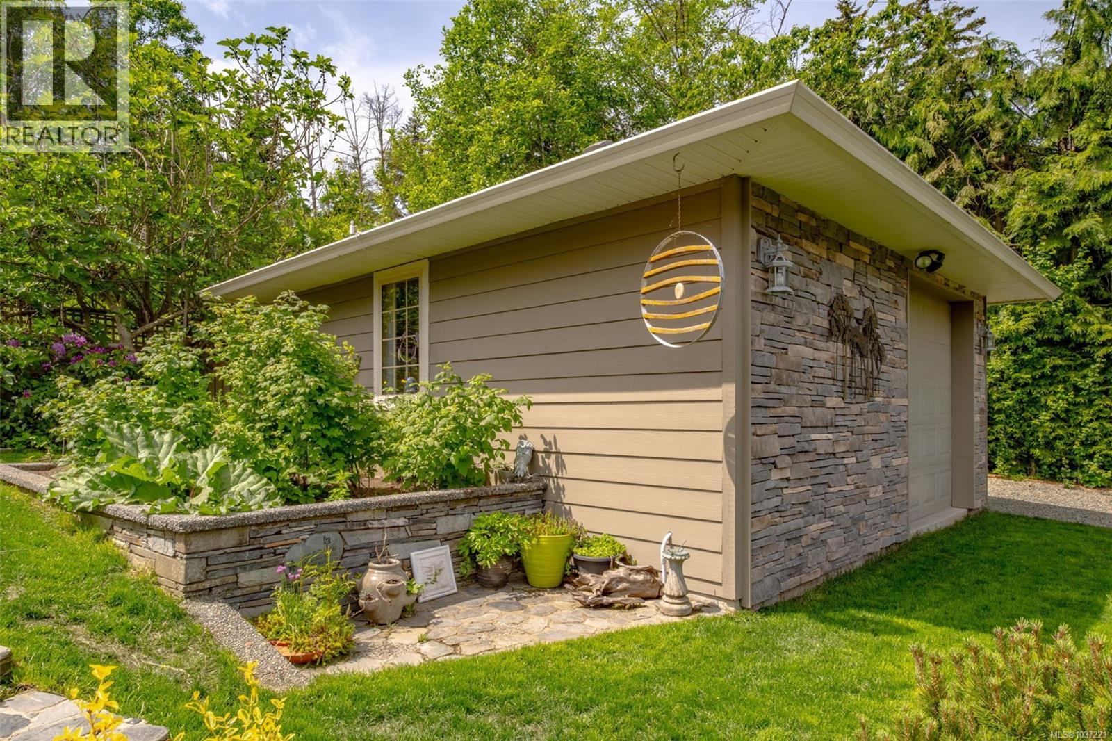 7739 Clark Dr - 76