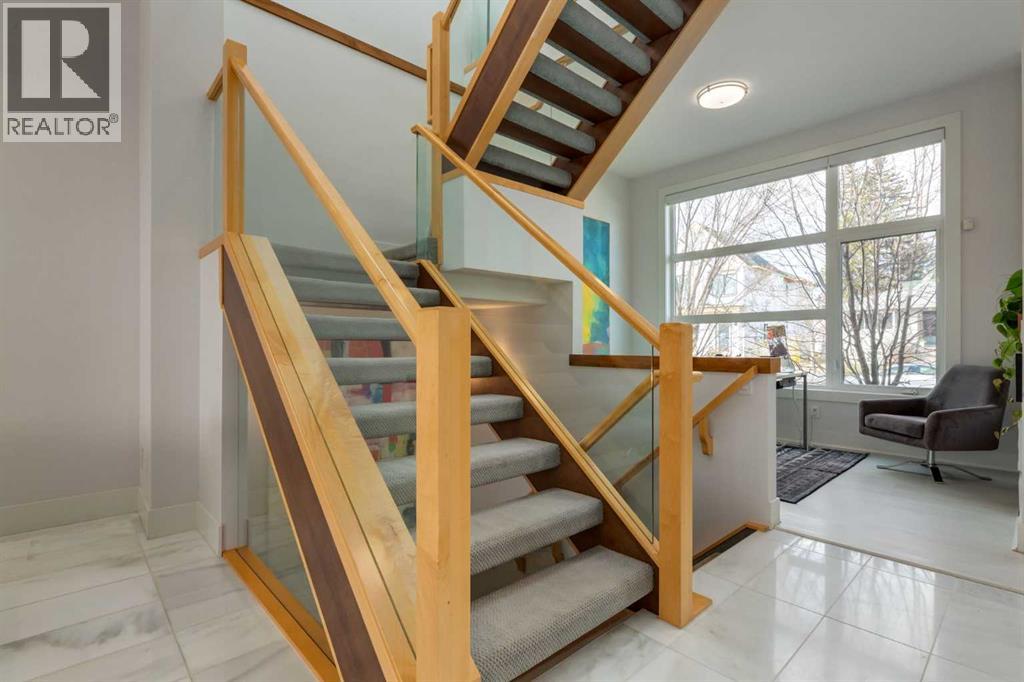 2210 Victoria Crescent NW - 17