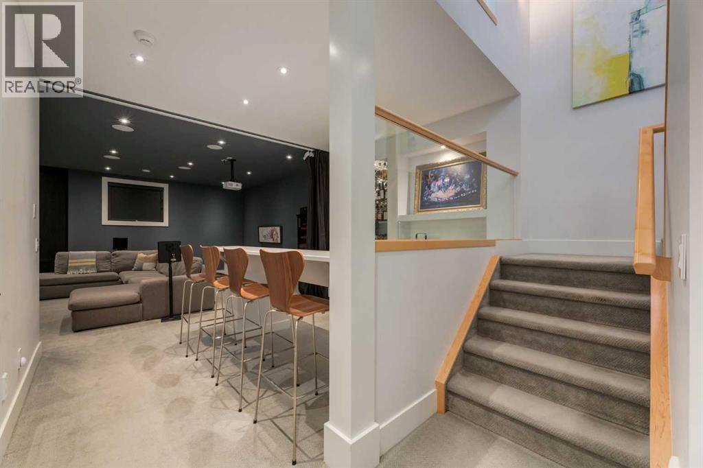 2210 Victoria Crescent NW - 30