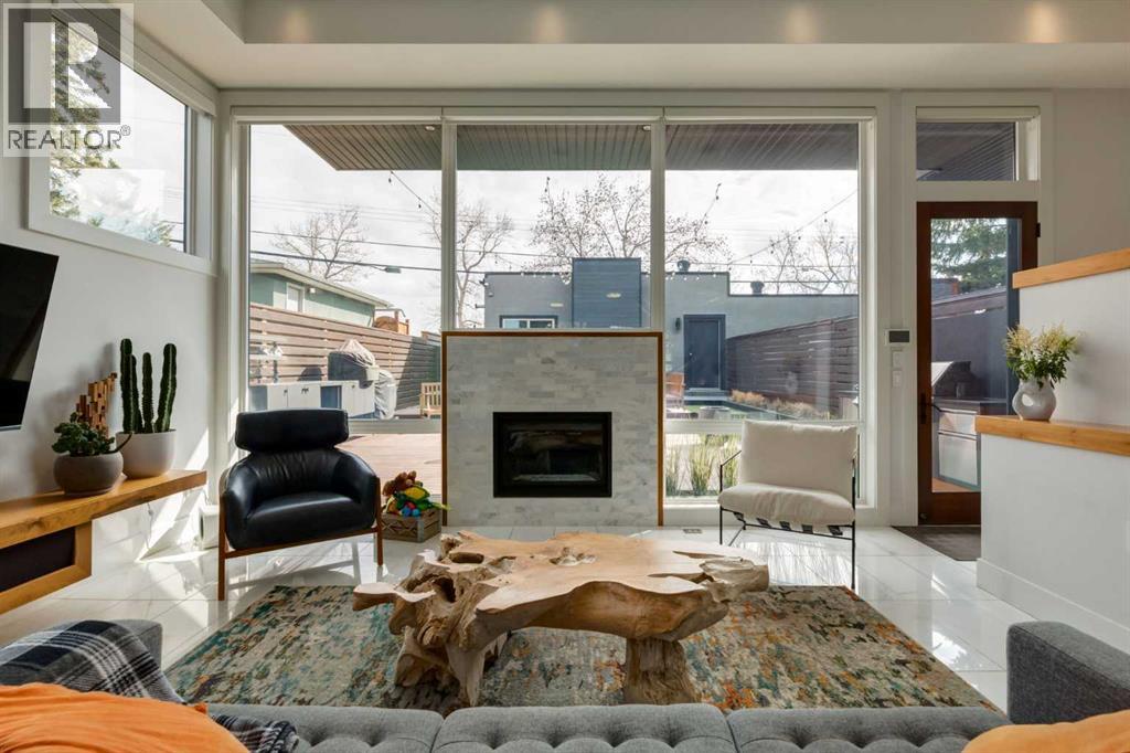 2210 Victoria Crescent NW - 12