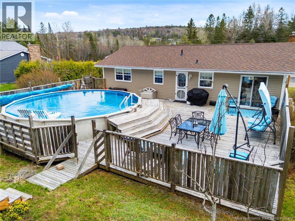 10 Larlee Road - 43