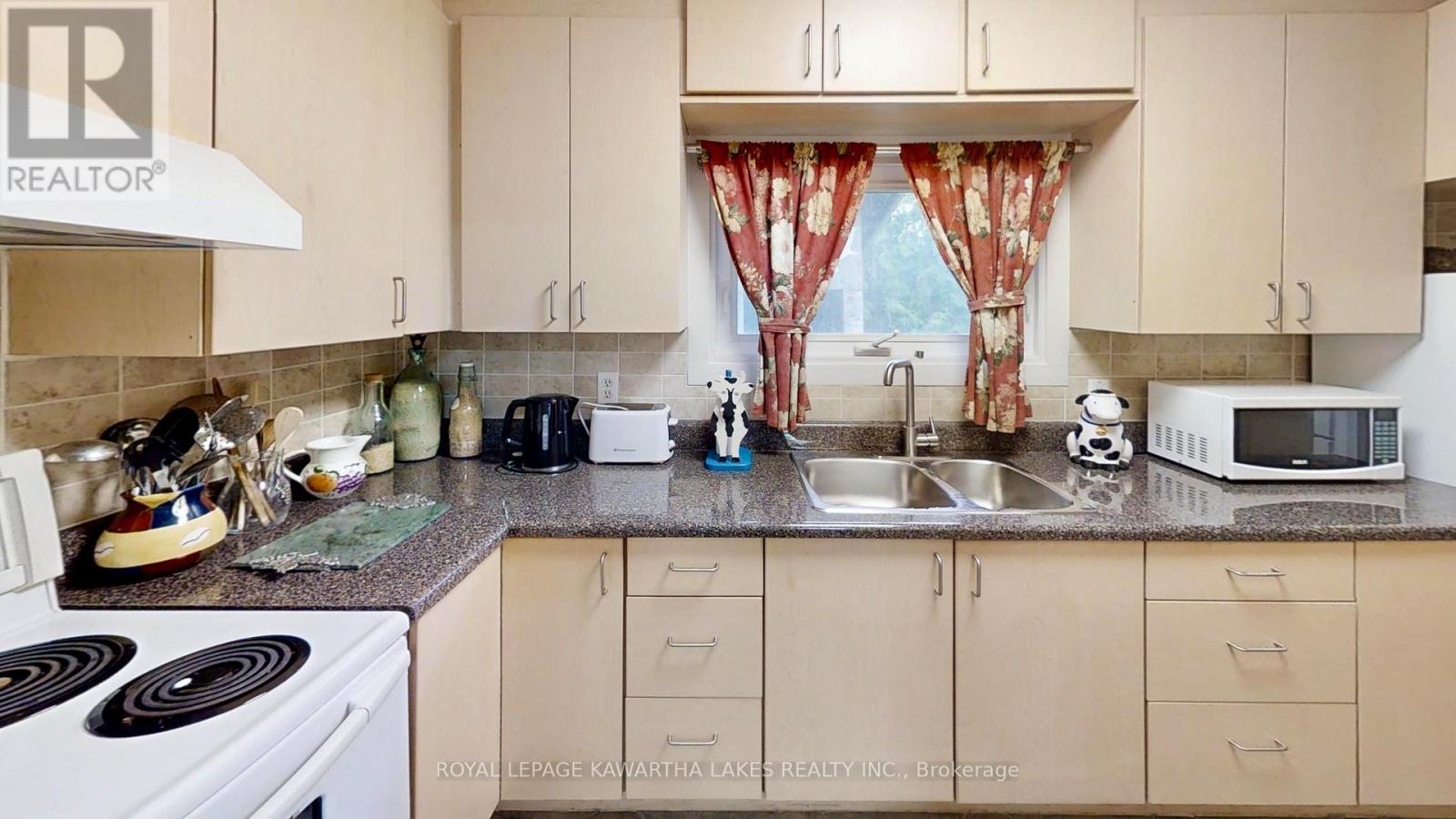 8 SANDY COVE LANE - 29