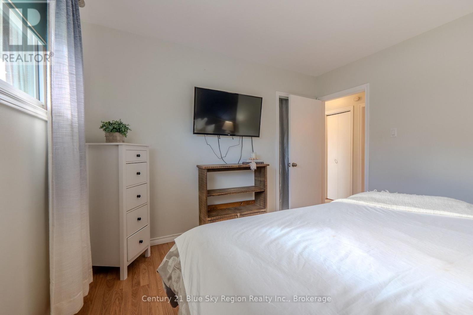 19 MARSHALL PARK DRIVE - 18
