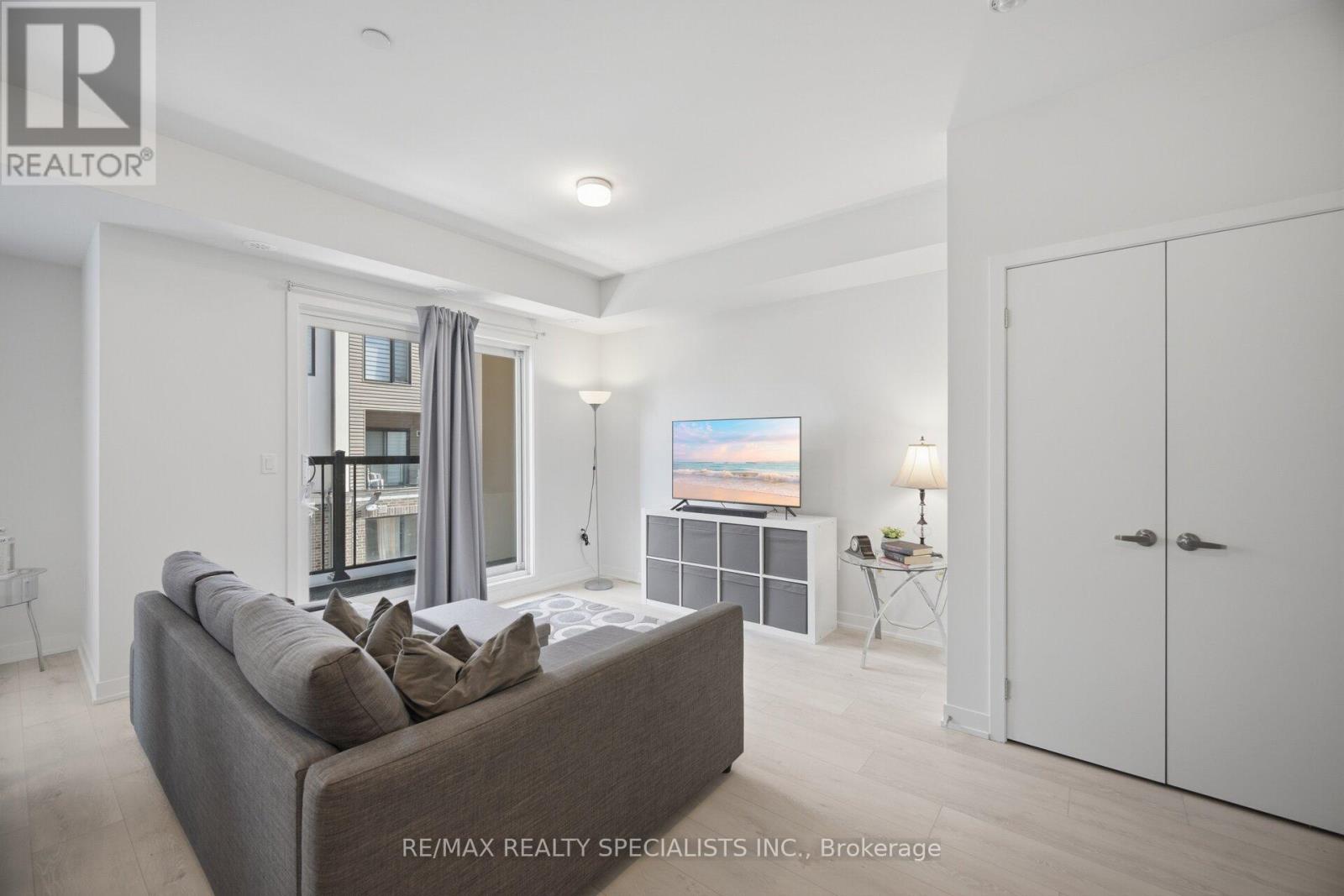 #21 3405 RIDGEWAY DRIVE - 6