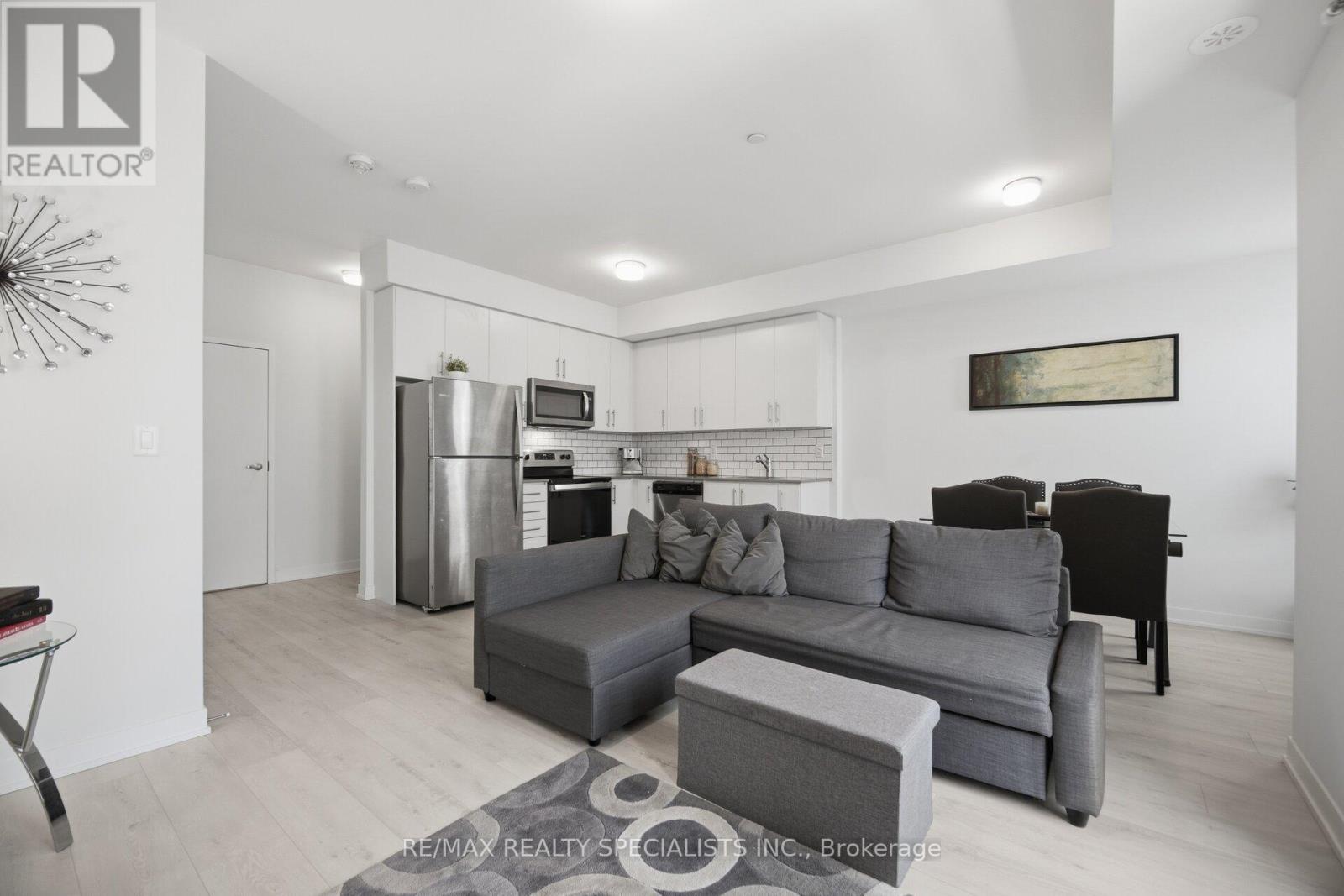 #21 3405 RIDGEWAY DRIVE - 8
