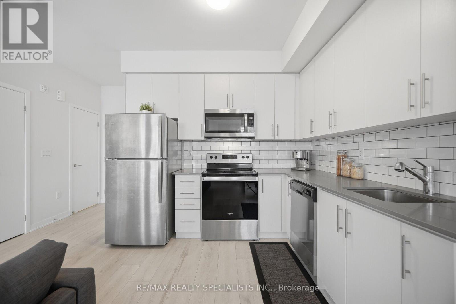 #21 3405 RIDGEWAY DRIVE - 9