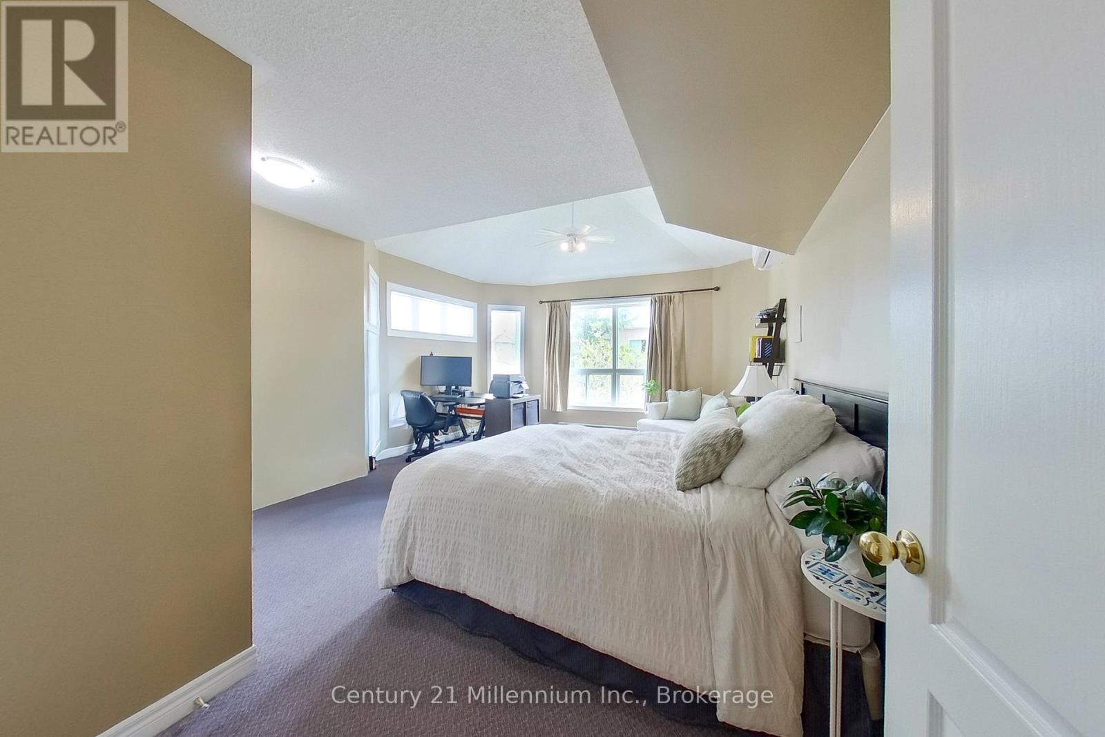 #825 34 DAWSON DRIVE - 11