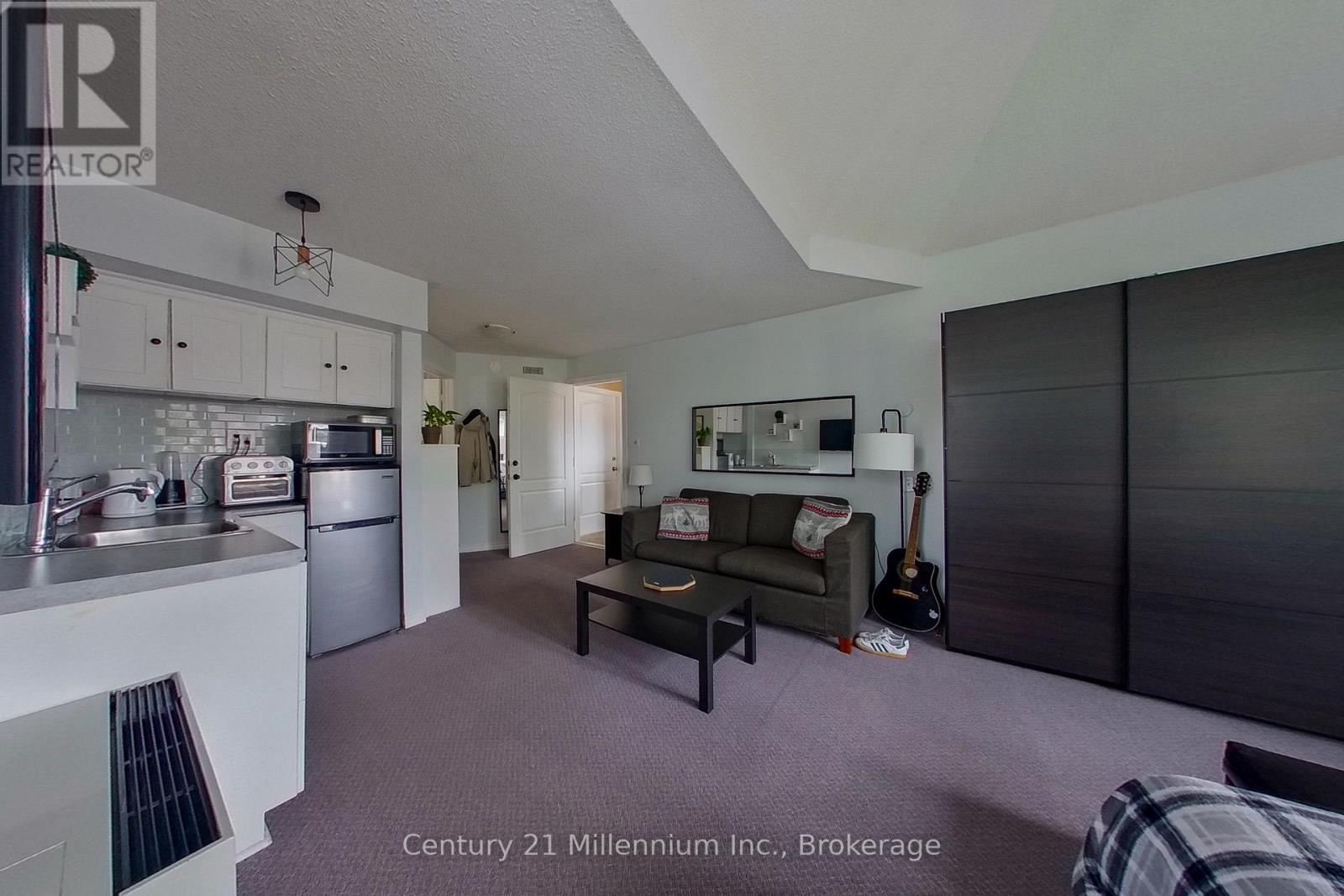 #825 34 DAWSON DRIVE - 16