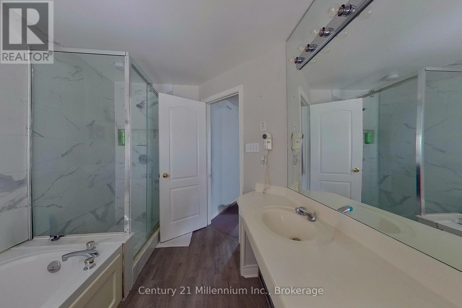 #825 34 DAWSON DRIVE - 19