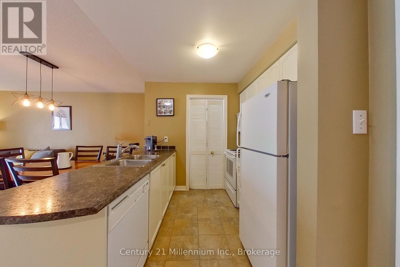 #825 34 DAWSON DRIVE - 8