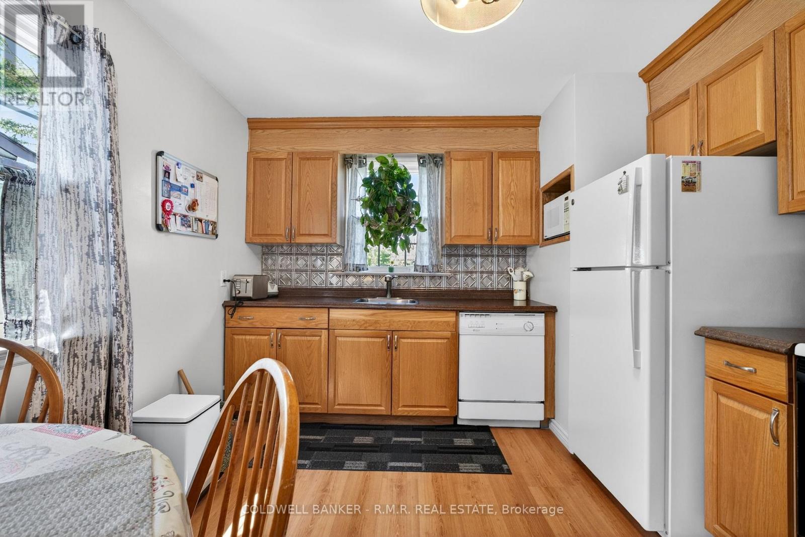 275 OSHAWA BOULEVARD N - 18