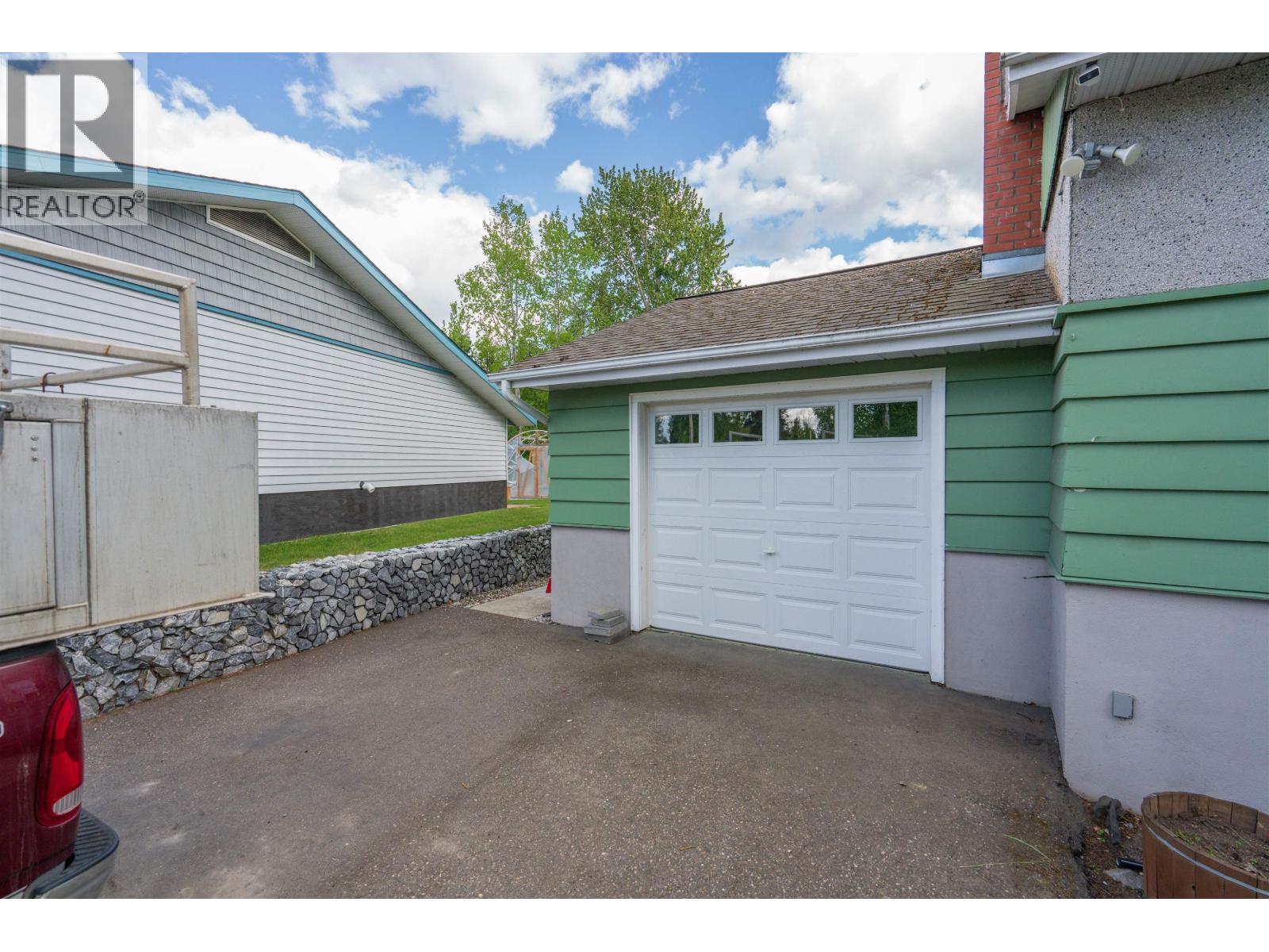 2725 POLARIS ROAD - 2