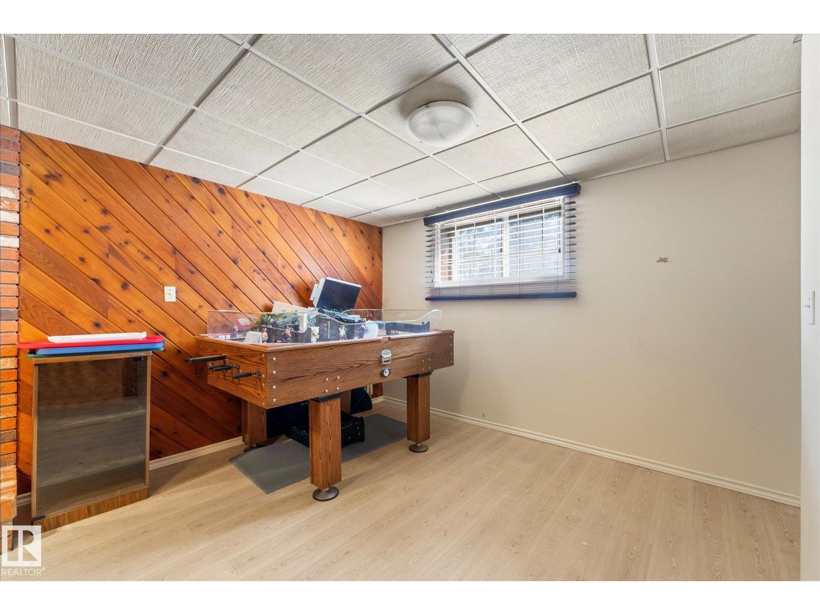 25750 18 ST NW - 33
