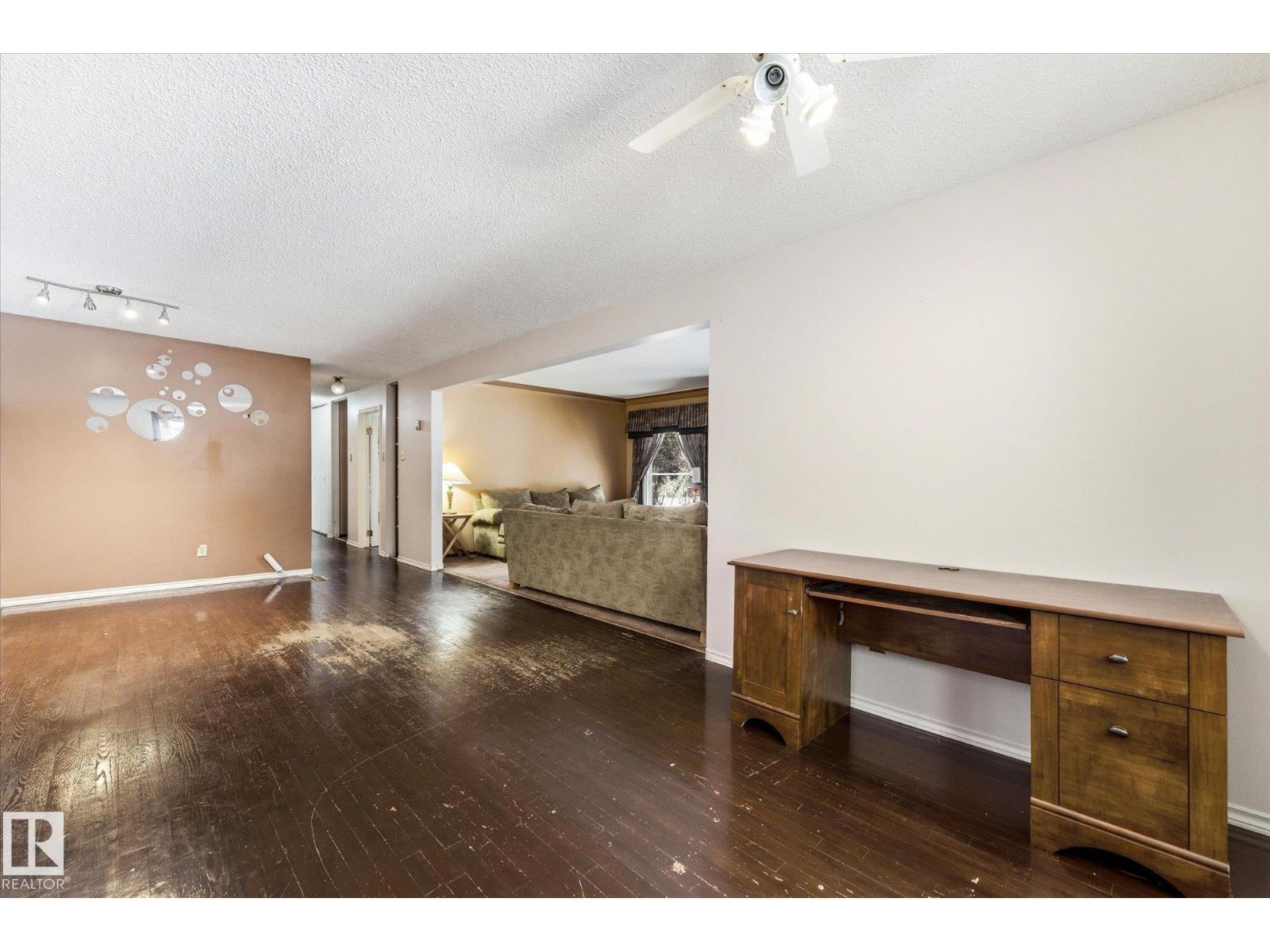25750 18 ST NW - 56