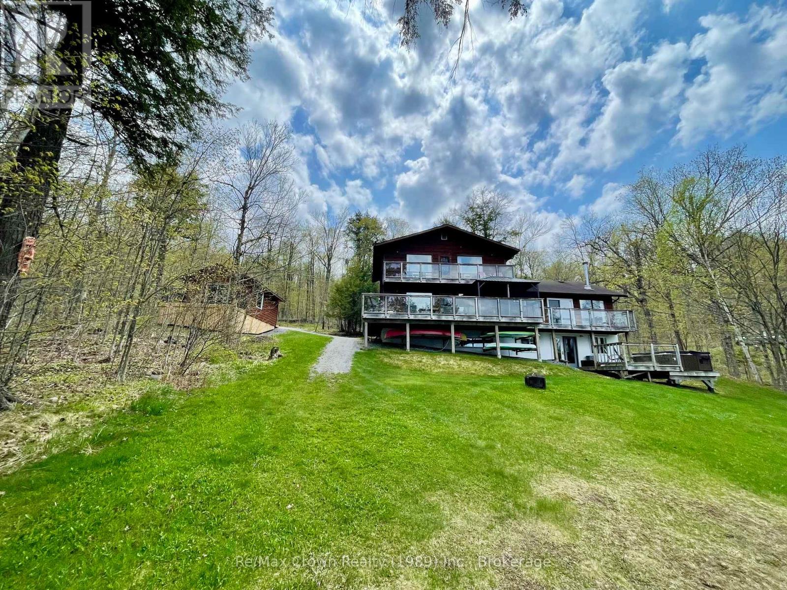 294 EVERETT DRIVE - 4