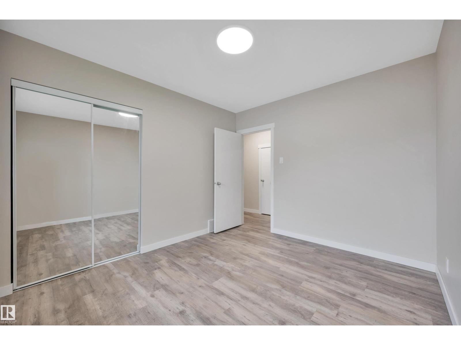 6515 104 A ST NW NW - 19