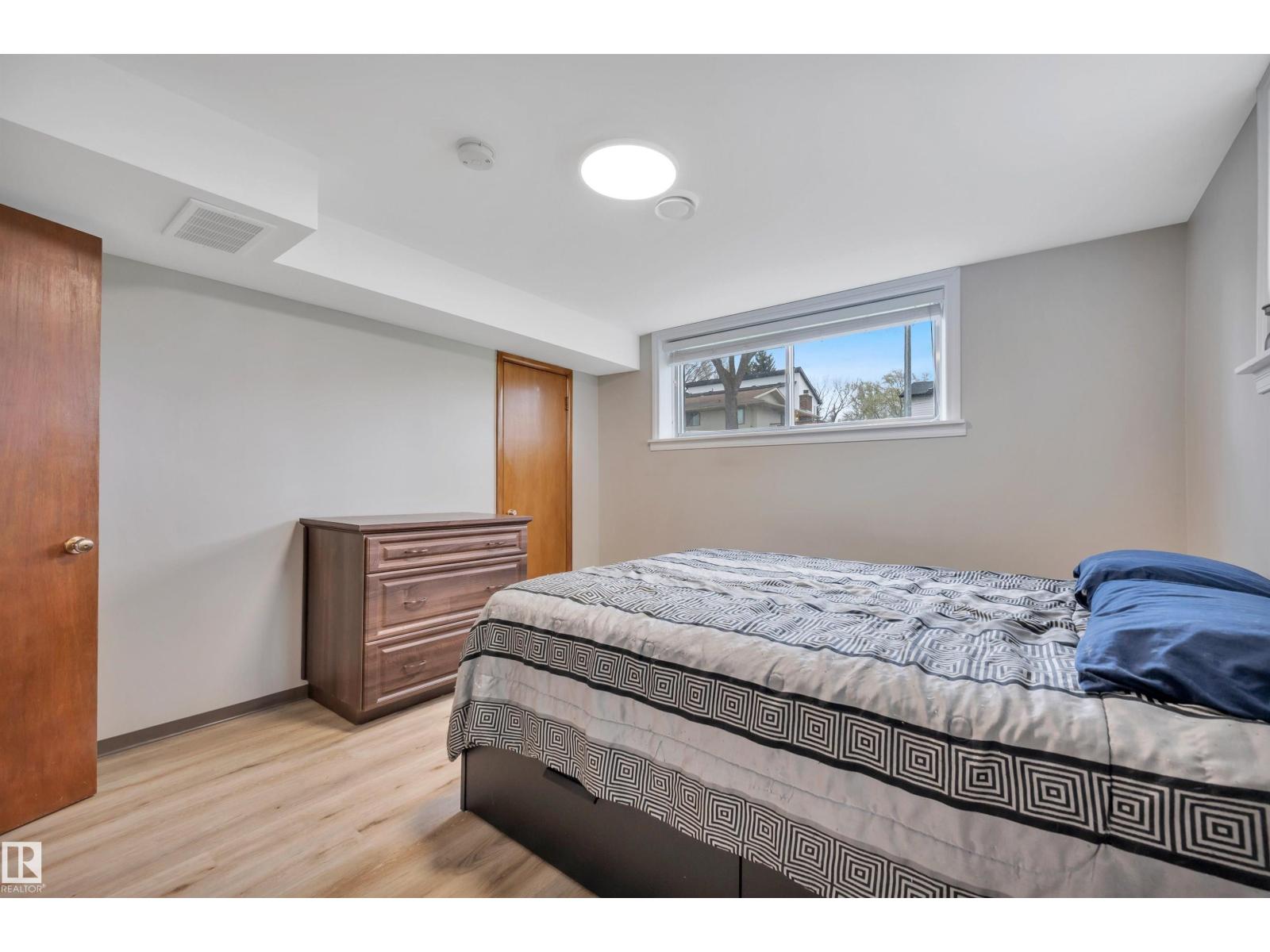 6515 104 A ST NW NW - 30