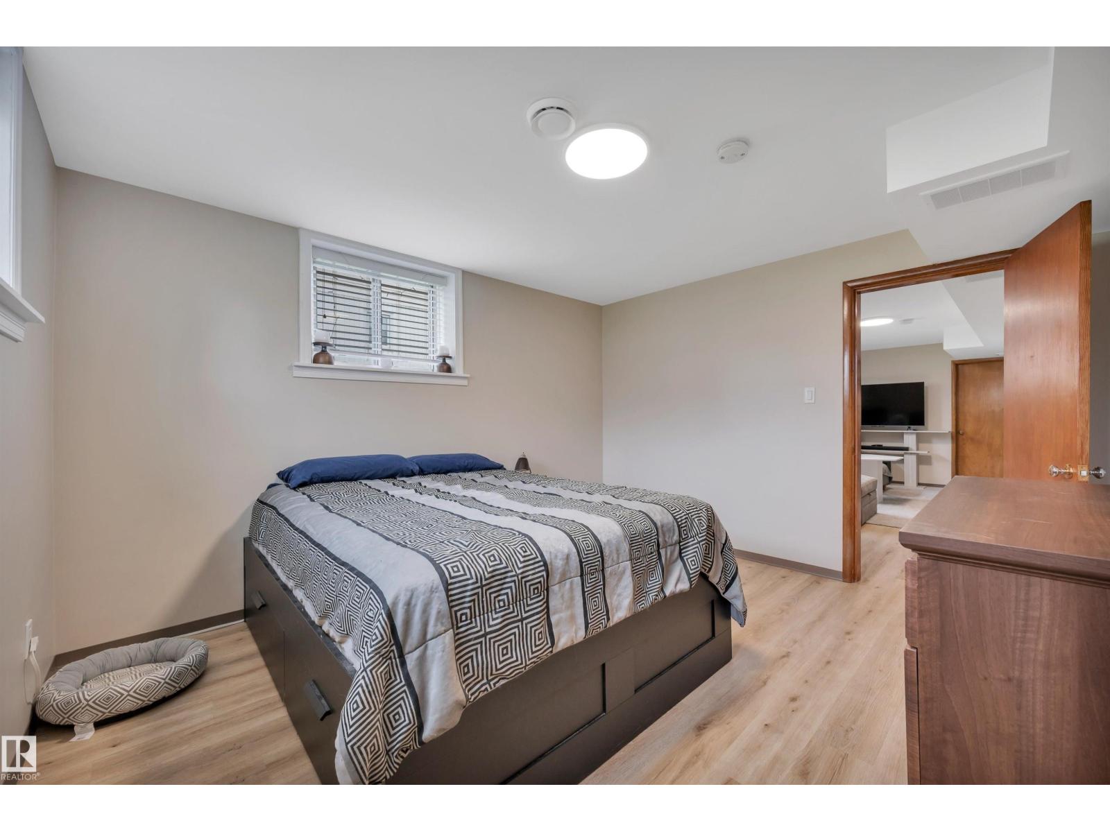 6515 104 A ST NW NW - 31
