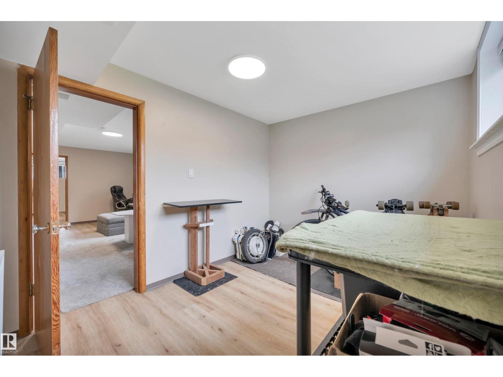6515 104 A ST NW NW - 34