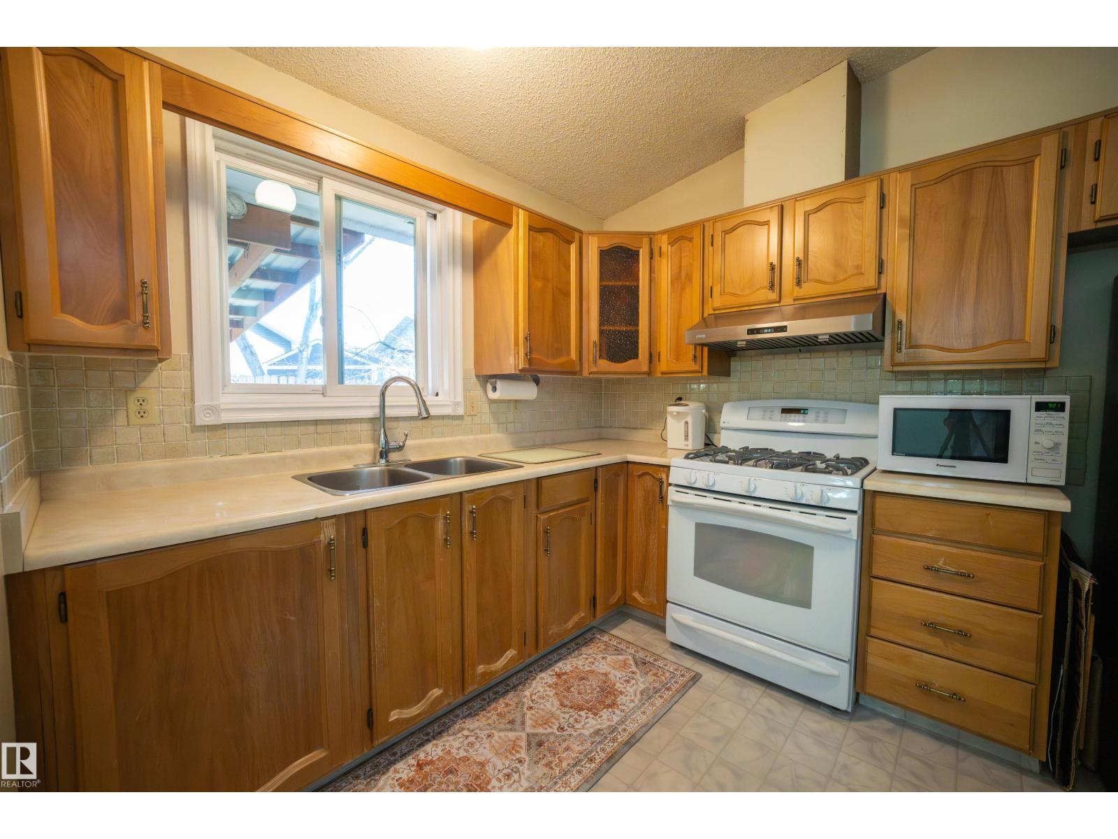 4724 38B AV NW NW - 5