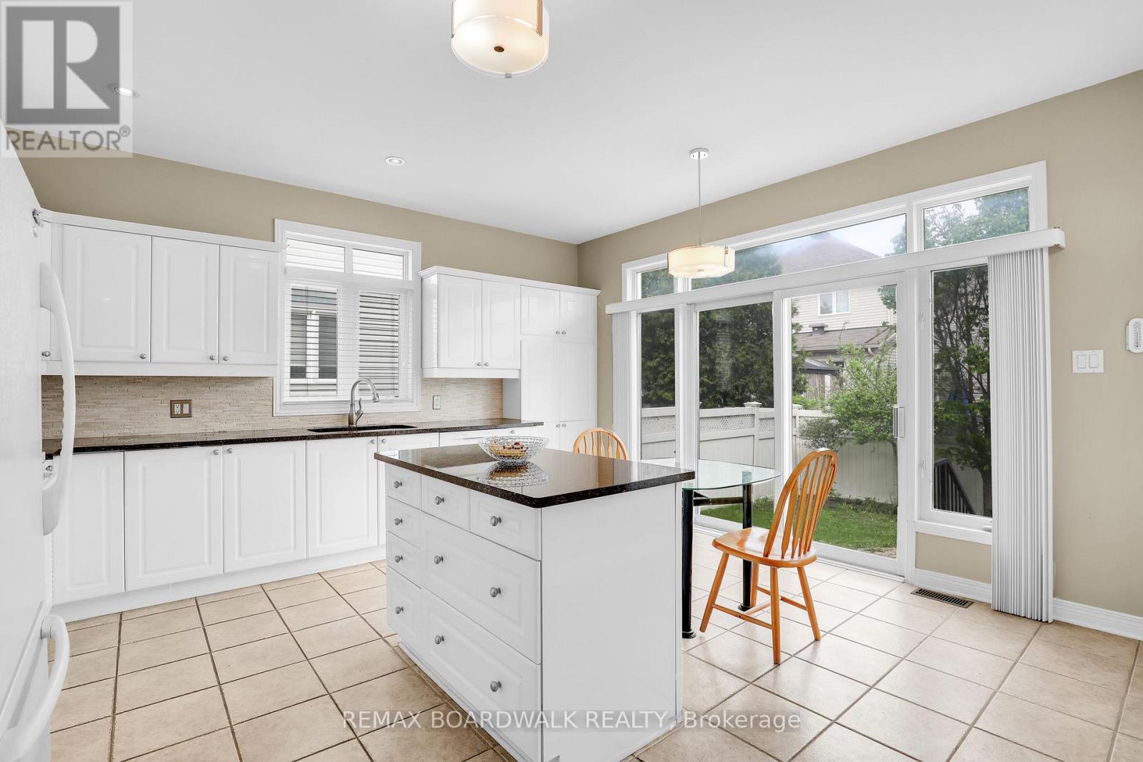 82 UPNEY DRIVE - 17