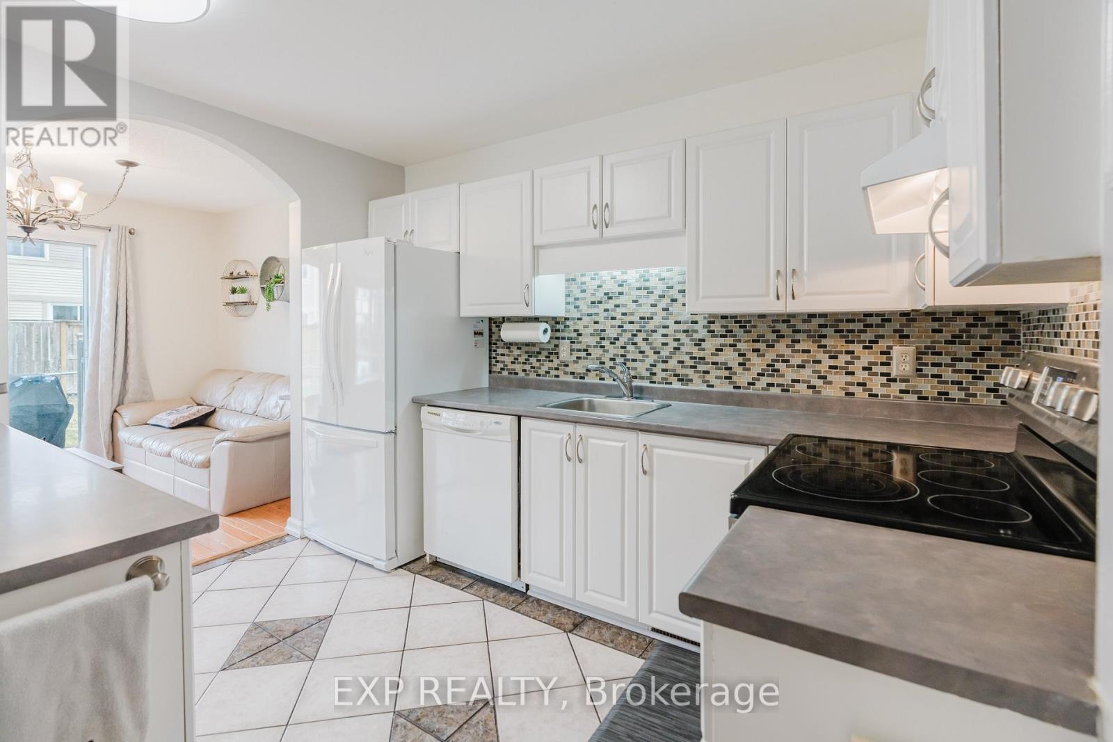 378 VALADE CRESCENT - 16