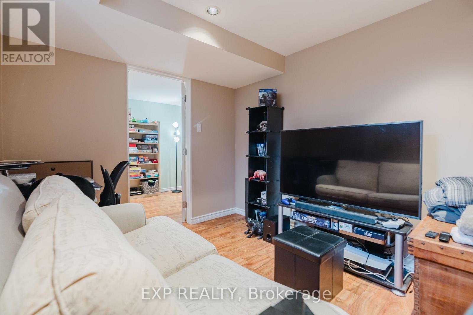 378 VALADE CRESCENT - 35