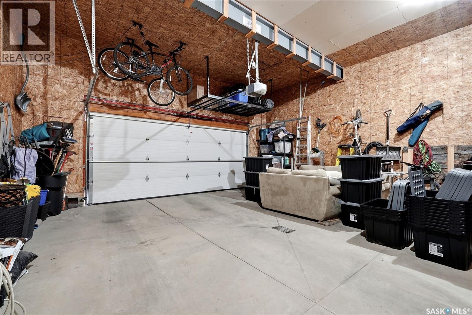 3930 Sandhill CRESCENT - 34