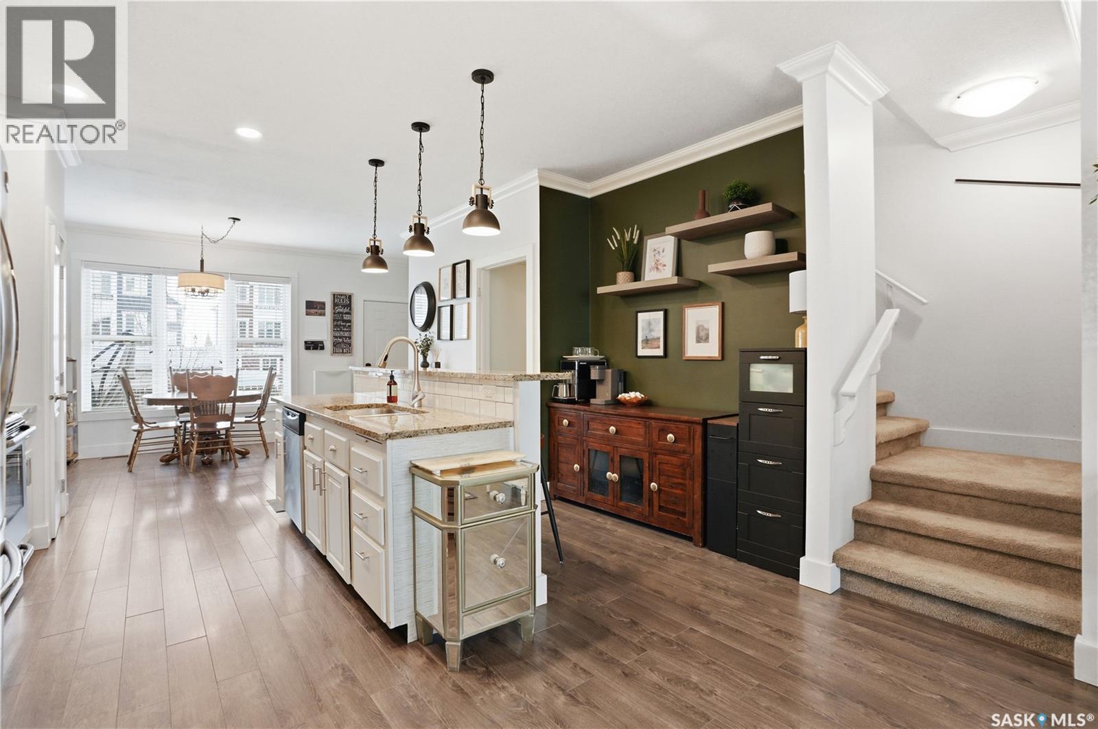 431 Eaton LANE - 10
