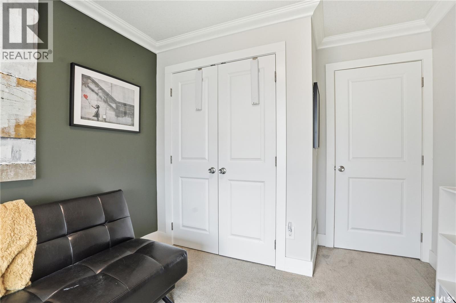 431 Eaton LANE - 32