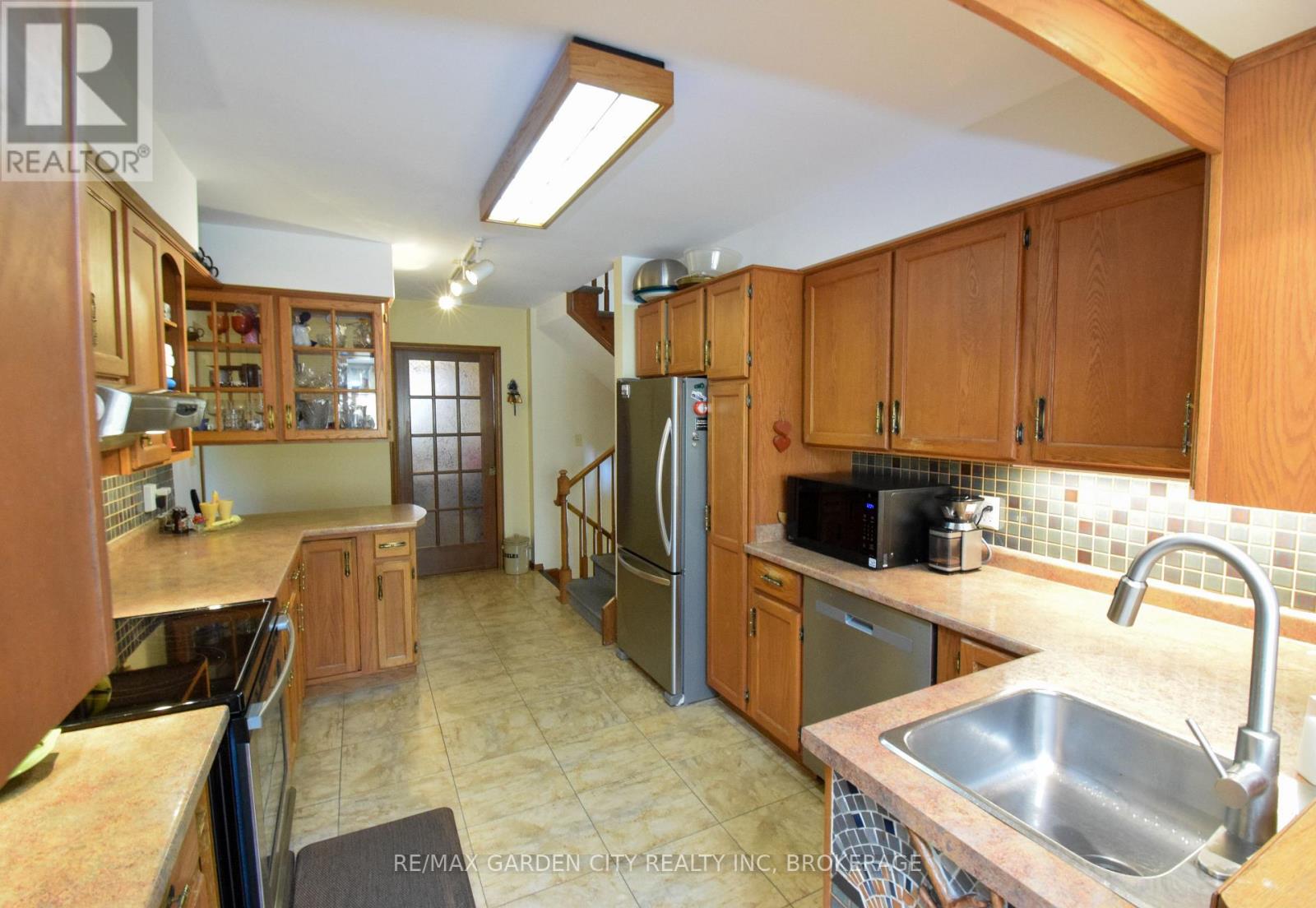 40 BELAIR DRIVE - 14