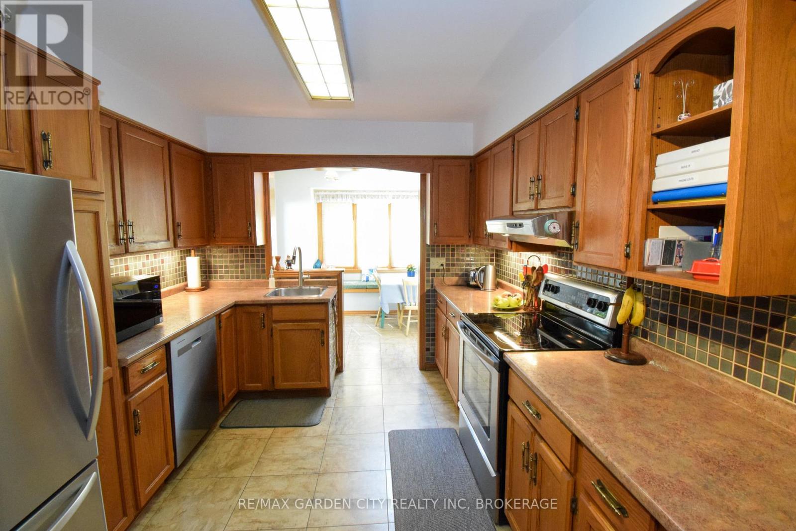 40 BELAIR DRIVE - 15