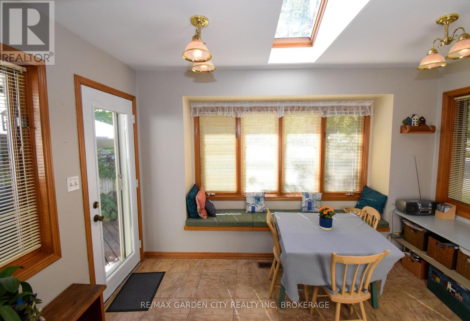 40 BELAIR DRIVE - 18