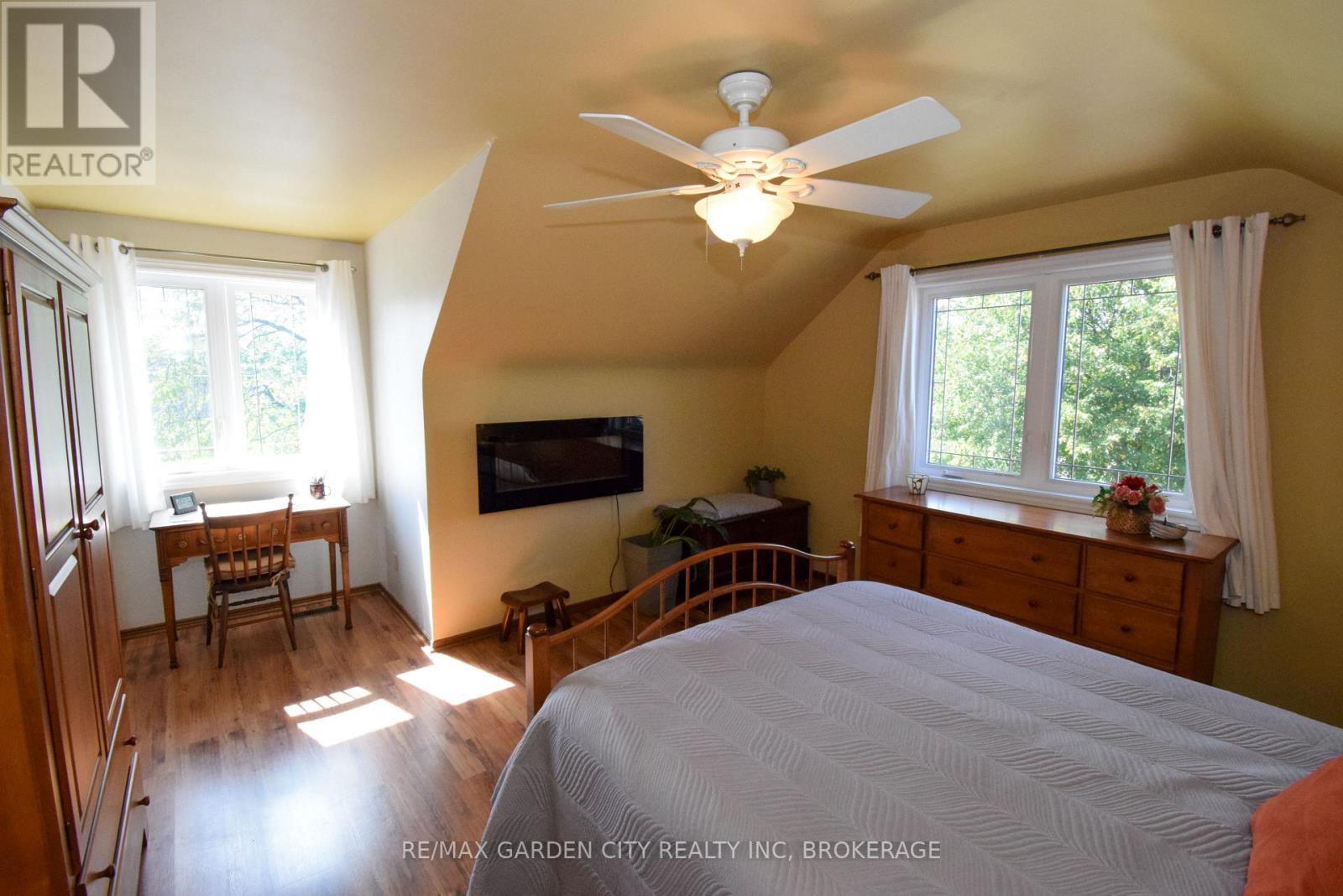 40 BELAIR DRIVE - 21