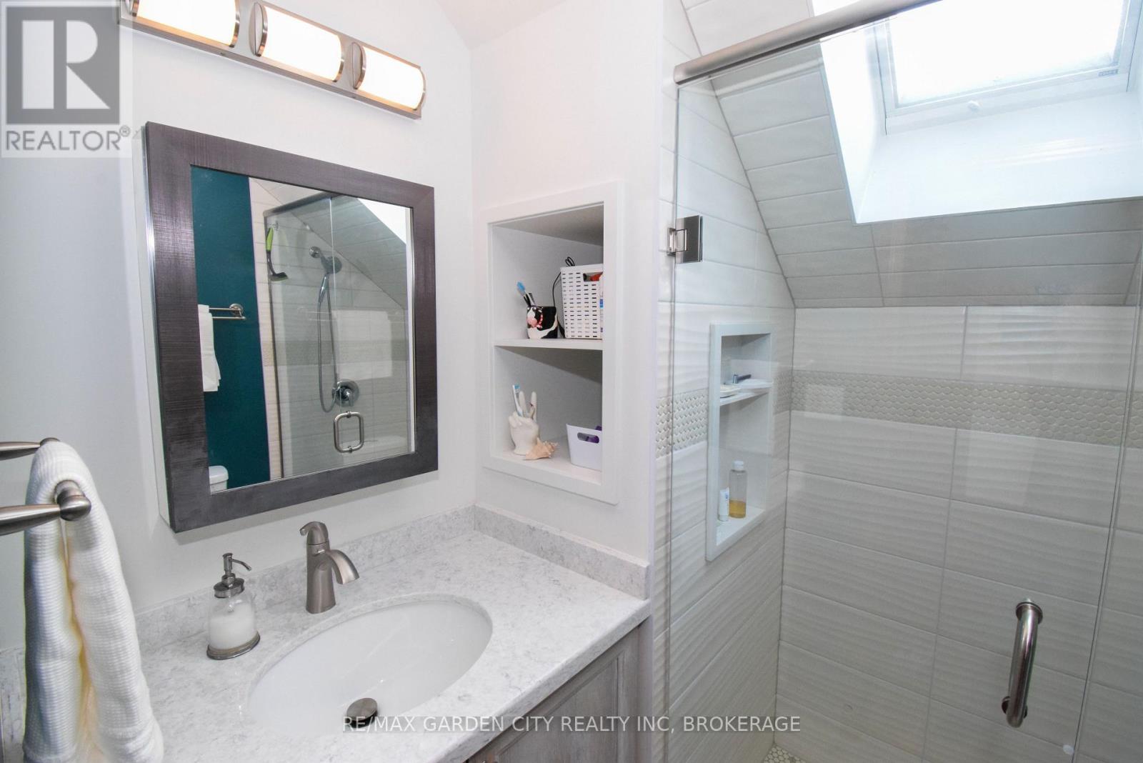 40 BELAIR DRIVE - 22